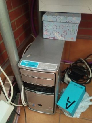 Torre PC MT2100 - Ordenador plata