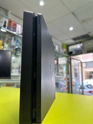 PS4 Slim 1TB - Consola + Cables + Mando