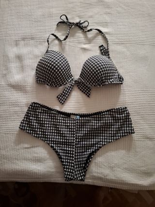Bikini Vichy Blanco&Negro de El Corte Inglés

