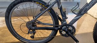 Se venden dos bicicletas de montaña