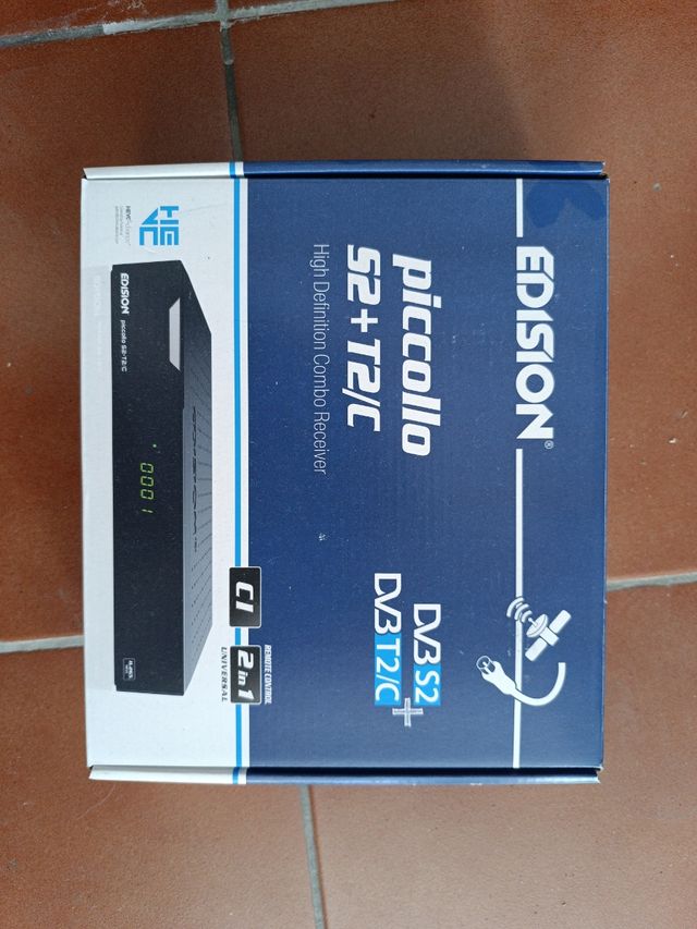 Piccollo 52+T2/C: Receptor combo y parabólica