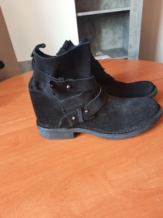 Botines negros a