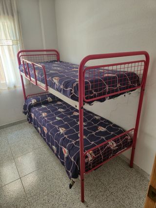 Litera infantil metalica roja