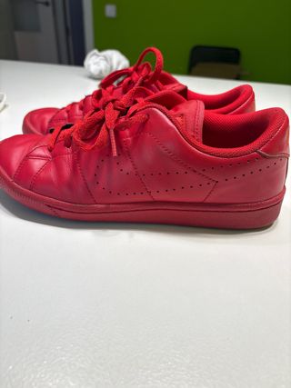 Zapatillas Nike rojas, talla 36