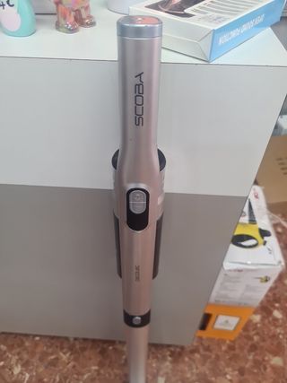 Aspiradora escoba Cecotec Conga RockStar 300