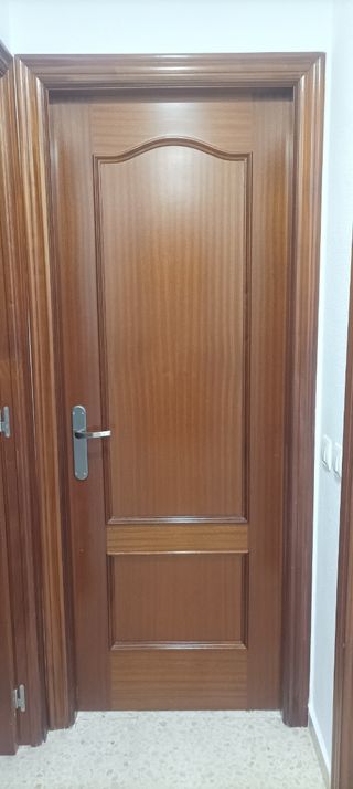 Puertas madera maciza