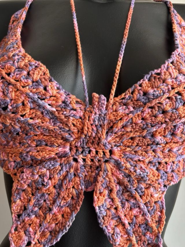 Top crochet farfalla