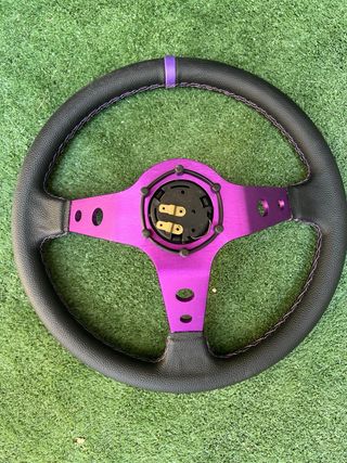 Volante deportivo morado