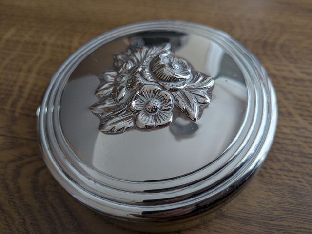 Joyero plateado antiguo