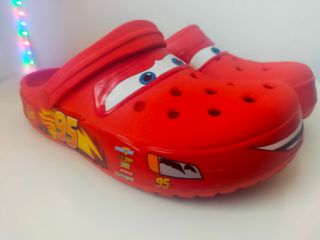 Crocs Cars McQueen - rojas