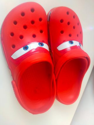 Crocs Cars McQueen - rojas