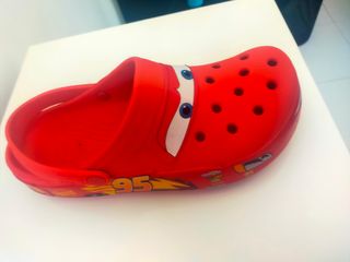 Crocs Cars McQueen - rojas