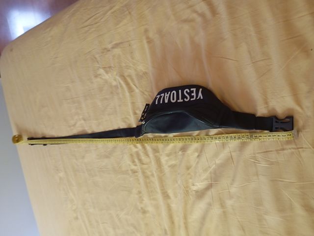 Riñonera negra YESTOALL