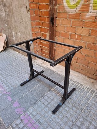 Estructura mesa metalica negra ideal hostelería 
