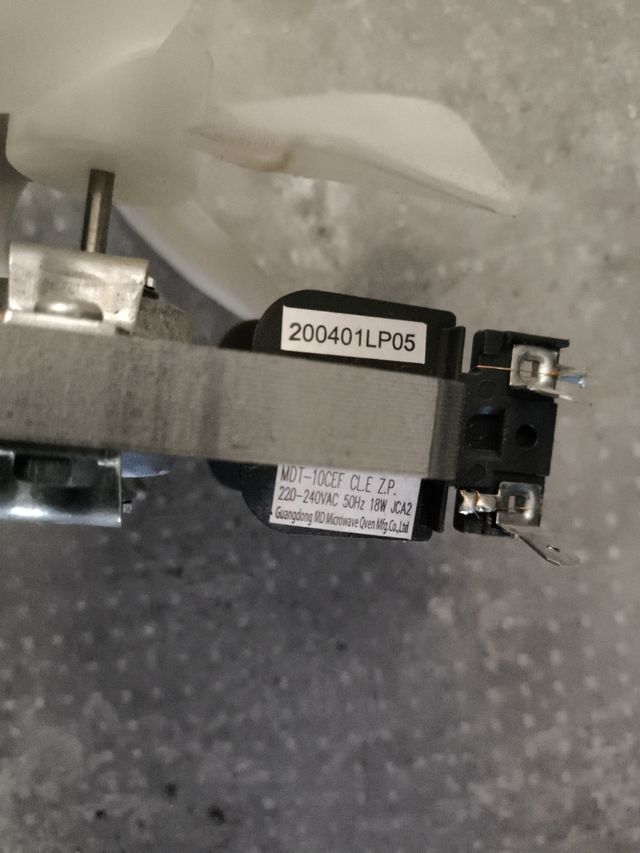 Motor microondas MDT-100CF