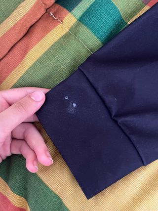 Sudadera negra dientes