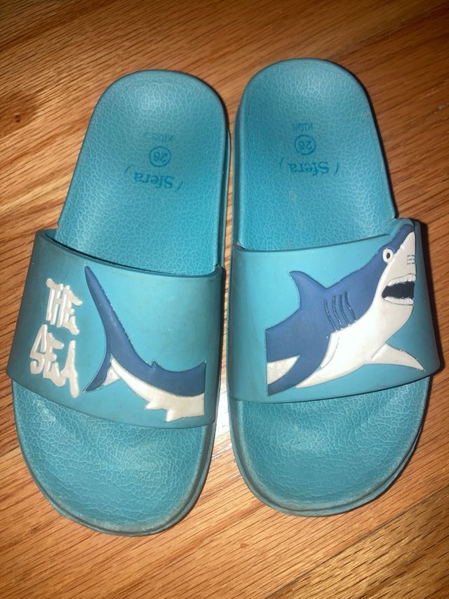 Chanclas tiburón niño talla 26