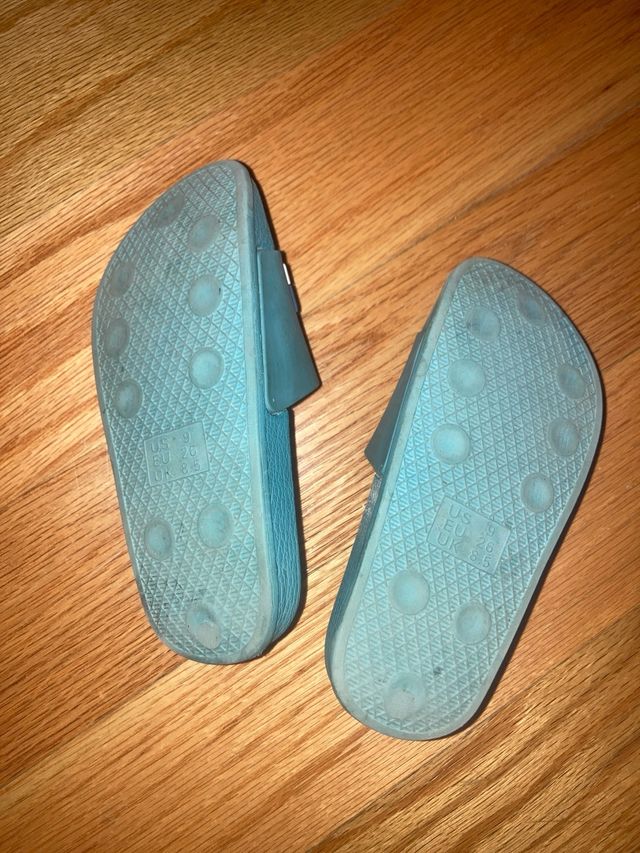 Chanclas tiburón niño talla 26