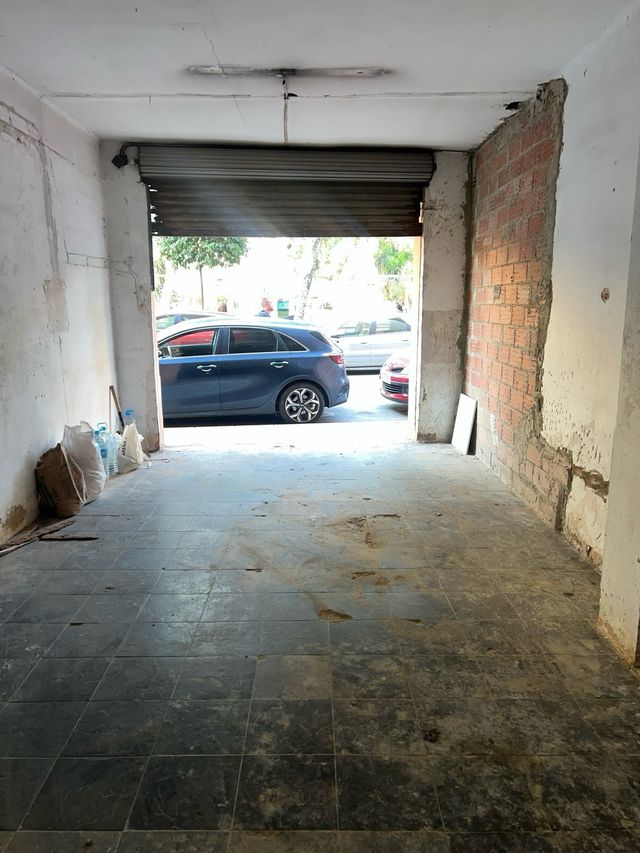 Se alquila local garaje/oficina en xirivella 45m2