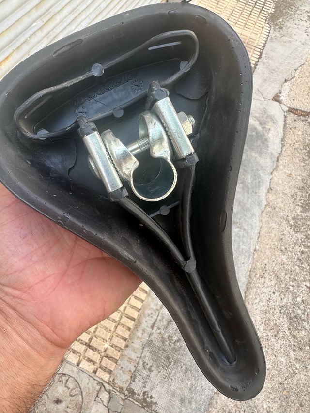 Sillínes de bicis paseo y otros