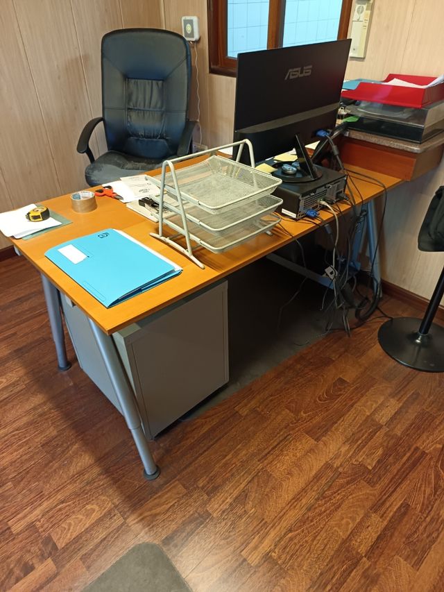 Mesa escritorio madera marrón