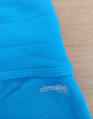 Pantalón Adidas corto azul