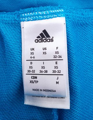 Pantalón Adidas corto azul