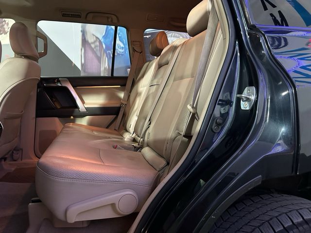 Toyota Land Cruiser 150 2011