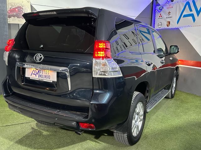 Toyota Land Cruiser 150 2011