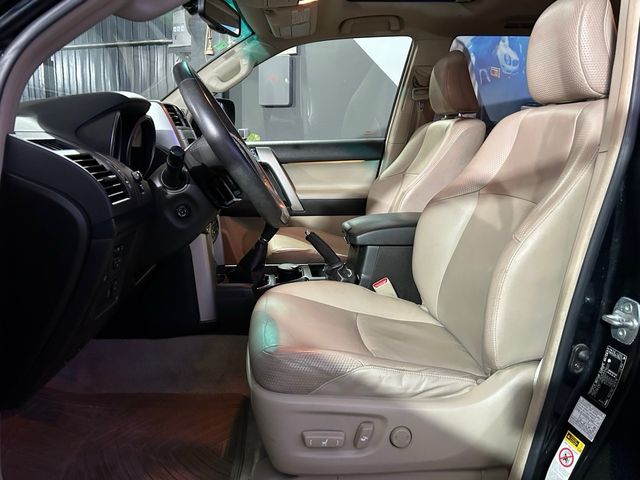 Toyota Land Cruiser 150 2011