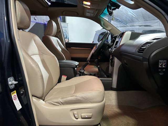 Toyota Land Cruiser 150 2011