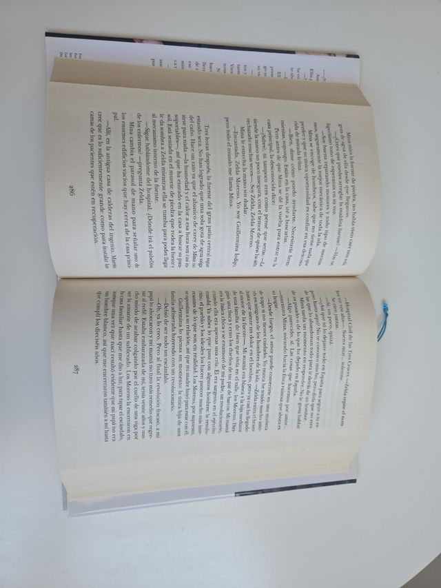 Las dos vidas de Mina Índigo