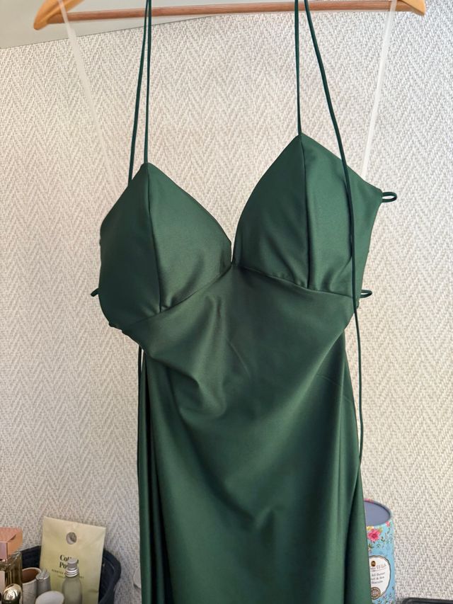 Vestido Oh Juliette verde oliva Modelo Euphoria