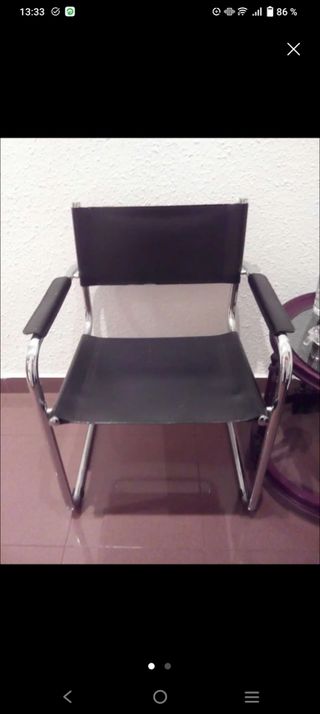 Silla cromada con piel negra