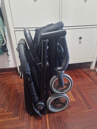 Silla paseo ligera negra