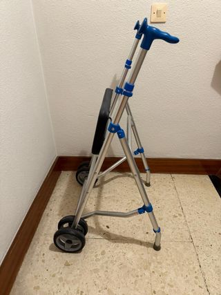 Andador con asiento AndaRoller A138/R