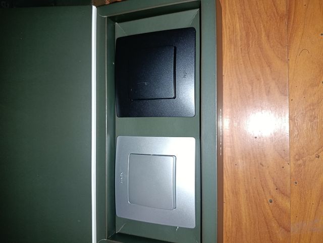 8 + 4 de regalo Interruptores Legrand