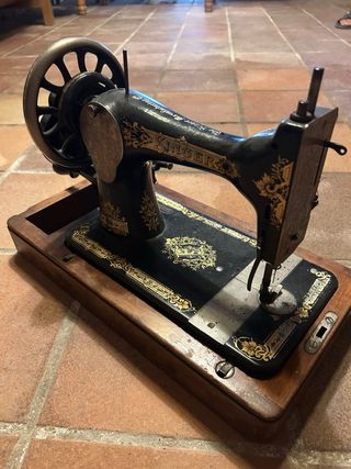 Máquina coser SINGER antigua