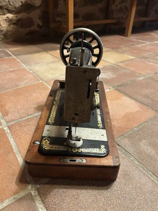 Máquina coser SINGER antigua