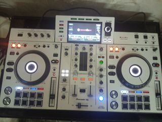 Pioneer XDJ-RX2 DJ Mixer Bianco + flycase rigida