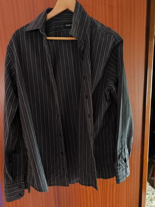 Camisa negra rayas hombre