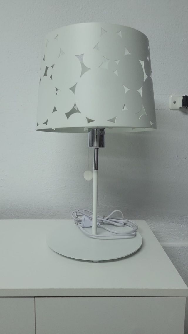 Lámpara mesita moderna blanca