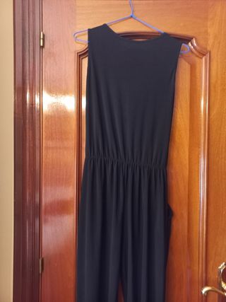 Mono negro elegante