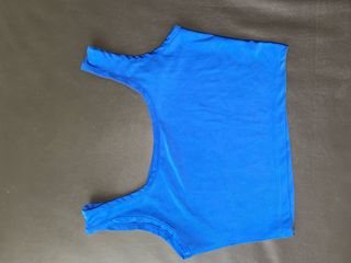 Top corto azul