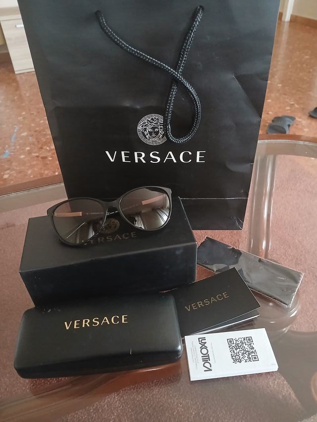 Gafas Versace - Negras y Doradas