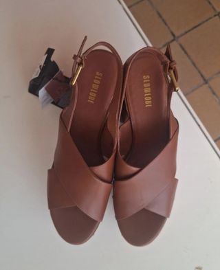 Cuña mujer marrones - 40
Slowlove Precio negociabl