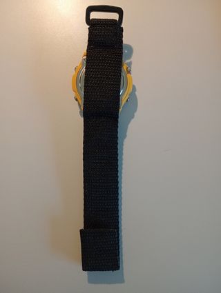 Reloj Calypso amarillo juvenil