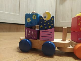 Tren Bloques Madera Hape (17 piezas) en su caja