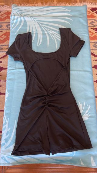 Mono marrón verano