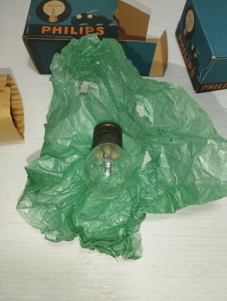 Philips 2 antiche lampadine per auto 